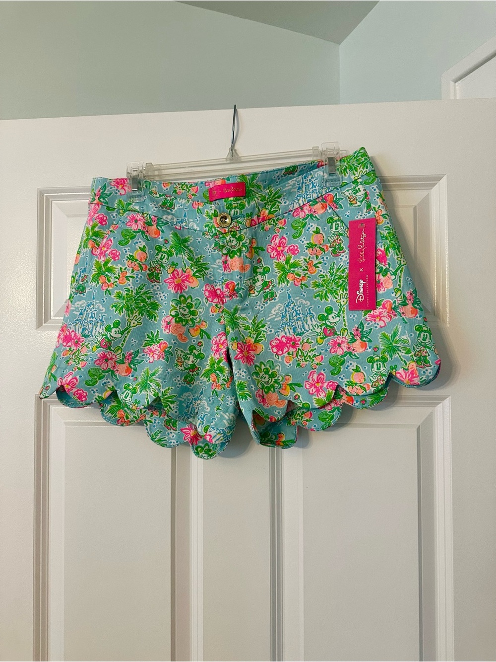 NWT Lilly Pulitzer x Disney Parks Buttercup Shorts | Lilly Loves Disney print